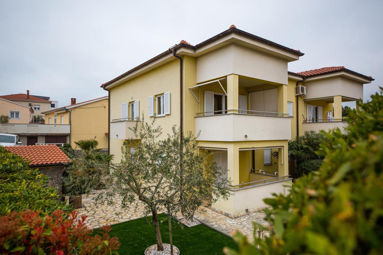 Golden Hope 4+1 Apartment Krk Krk Town Exterior photo